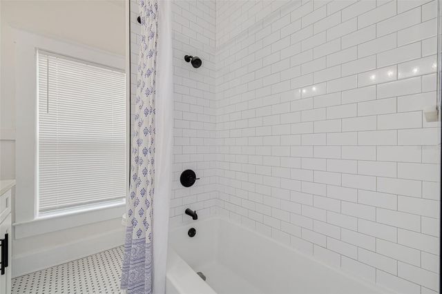 303 W CURTIS STREET, Tampa, FL 33603