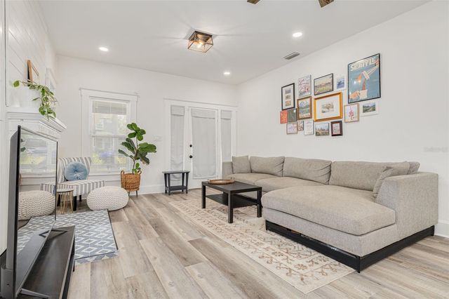 303 W CURTIS STREET, Tampa, FL 33603
