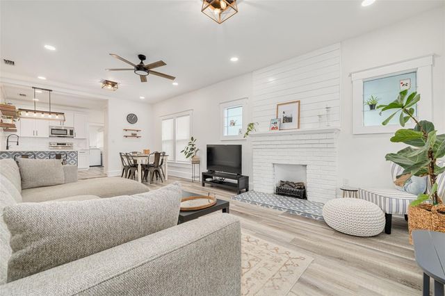303 W CURTIS STREET, Tampa, FL 33603