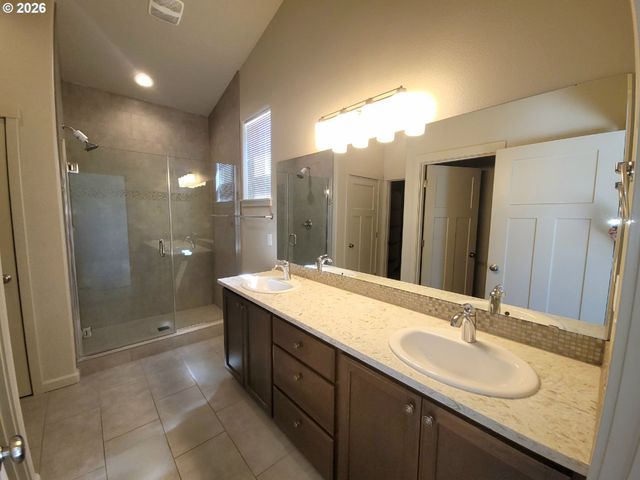 10727 Ne 107TH Way, Vancouver, WA 98662