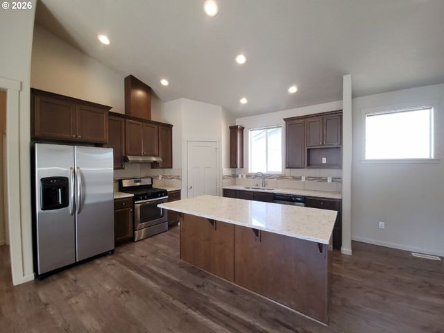 10727 Ne 107TH Way, Vancouver, WA 98662