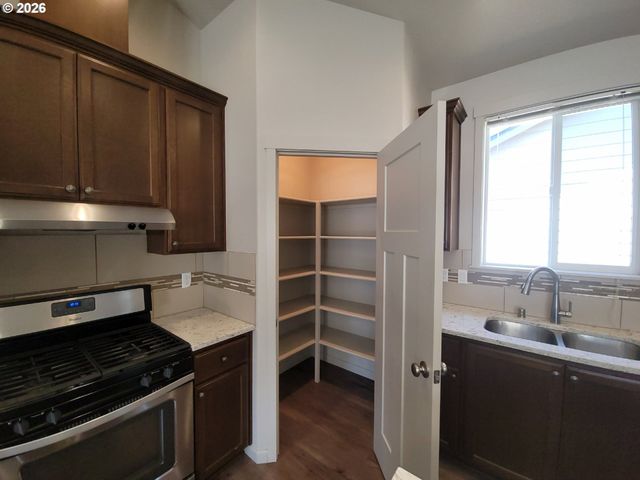 10727 Ne 107TH Way, Vancouver, WA 98662