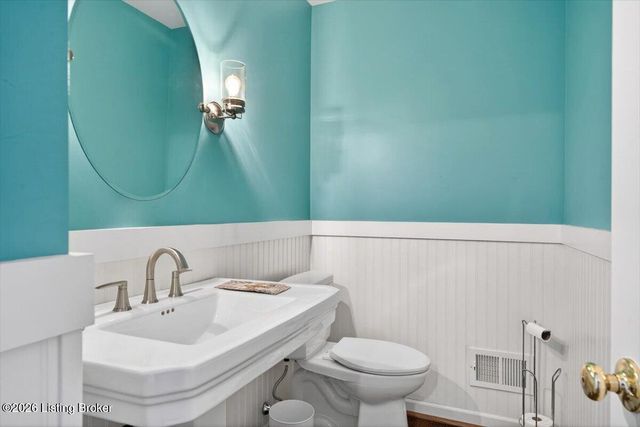 3907 Burning Bush Rd, Louisville, KY 40241