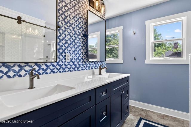 3907 Burning Bush Rd, Louisville, KY 40241