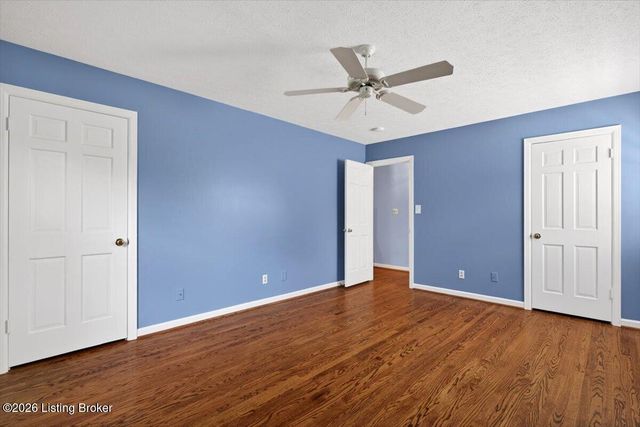 3907 Burning Bush Rd, Louisville, KY 40241