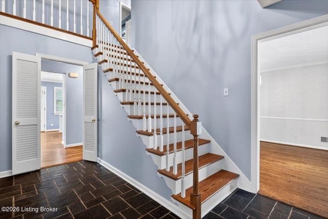 3907 Burning Bush Rd, Louisville, KY 40241
