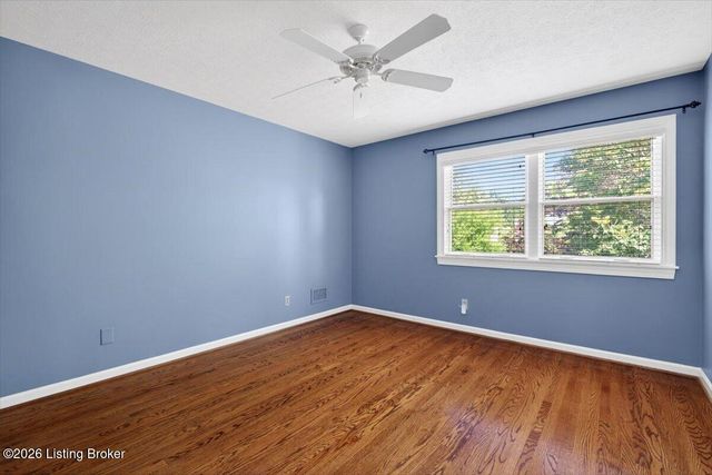 3907 Burning Bush Rd, Louisville, KY 40241