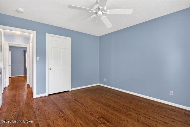 3907 Burning Bush Rd, Louisville, KY 40241