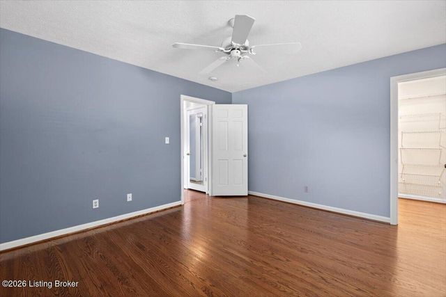3907 Burning Bush Rd, Louisville, KY 40241