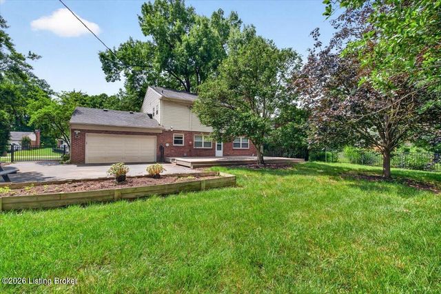 3907 Burning Bush Rd, Louisville, KY 40241