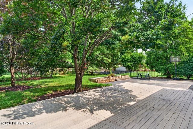 3907 Burning Bush Rd, Louisville, KY 40241