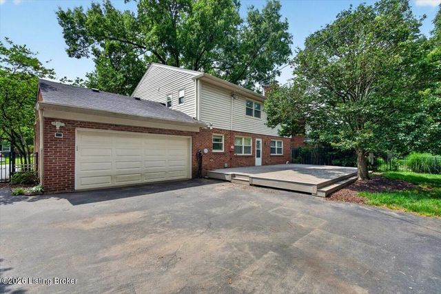 3907 Burning Bush Rd, Louisville, KY 40241