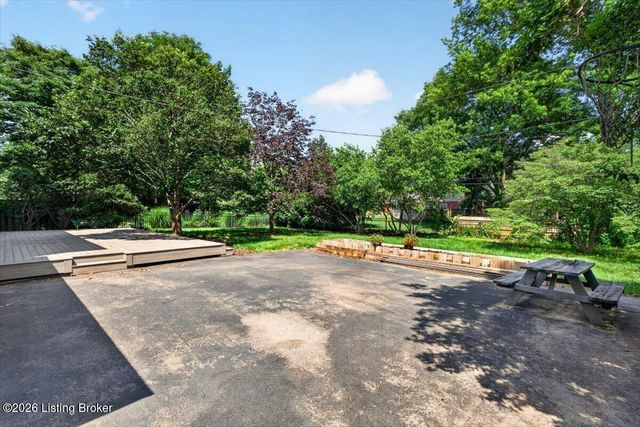 3907 Burning Bush Rd, Louisville, KY 40241