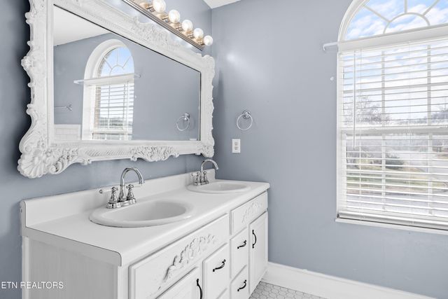 6619 Ruby June Lane, Corryton, TN 37721