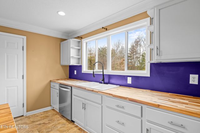 6619 Ruby June Lane, Corryton, TN 37721