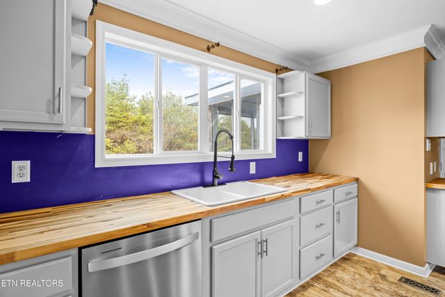 6619 Ruby June Lane, Corryton, TN 37721