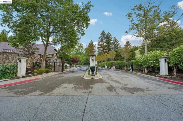 11 Tennis Club Drive, Danville, CA 94506