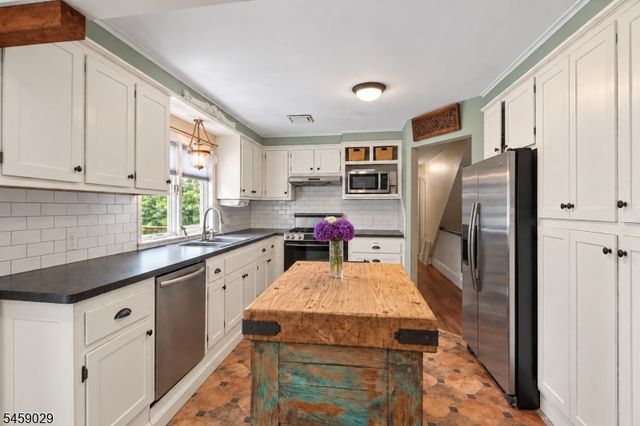 54 Skyview Rd, West Milford Twp., NJ 07480