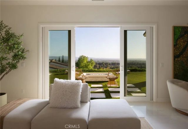 93 Parson Brown, Irvine, CA 92618
