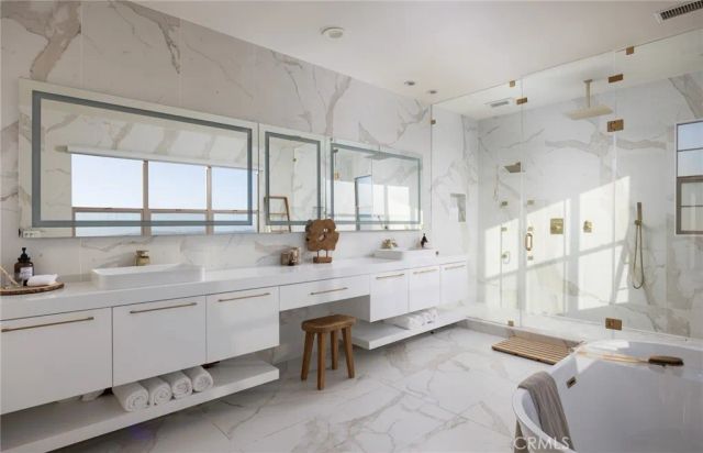 93 Parson Brown, Irvine, CA 92618