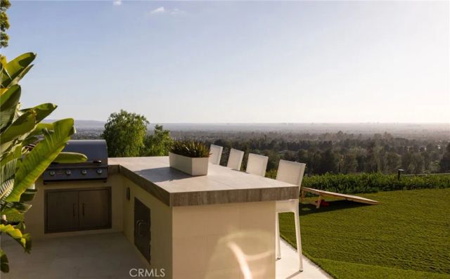 93 Parson Brown, Irvine, CA 92618