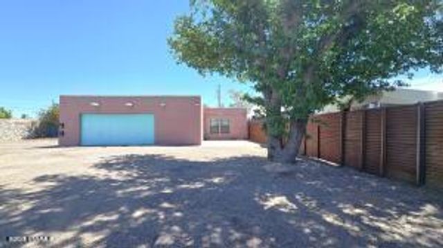 1229 S Espanola Street, Las Cruces, NM 88001