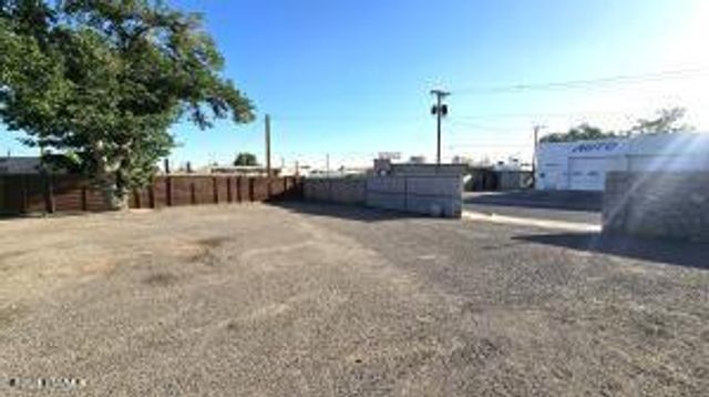 1229 S Espanola Street, Las Cruces, NM 88001
