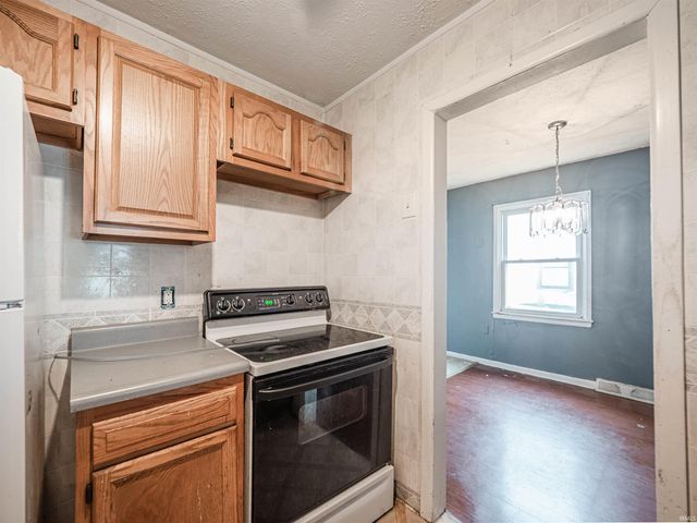 2063 E Columbia Street, Evansville, IN 47711