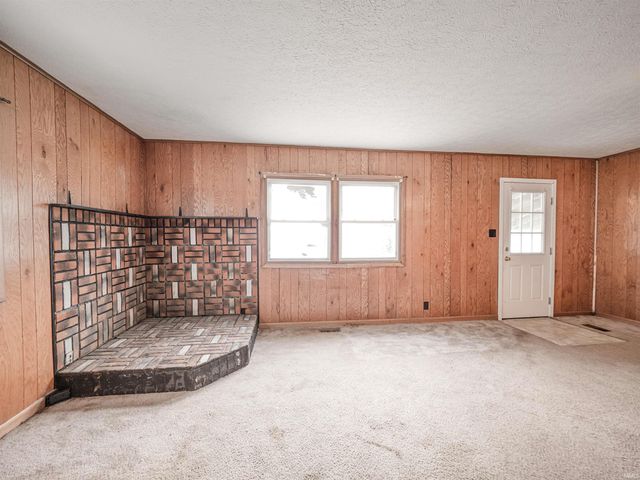 2063 E Columbia Street, Evansville, IN 47711