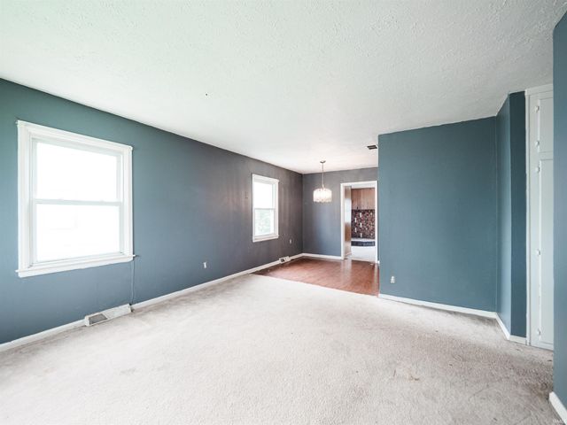 2063 E Columbia Street, Evansville, IN 47711