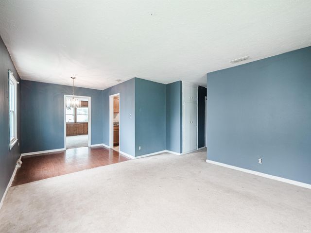 2063 E Columbia Street, Evansville, IN 47711