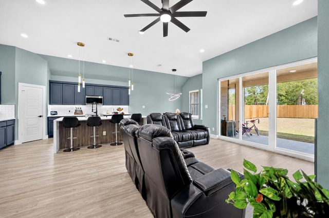 1930 Houston Street, Grand Prairie, TX 75050