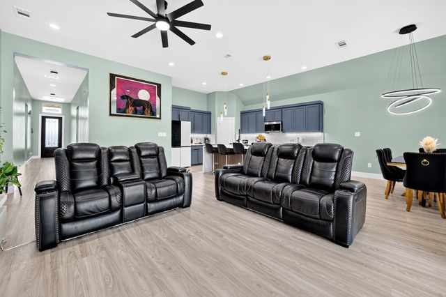 1930 Houston Street, Grand Prairie, TX 75050
