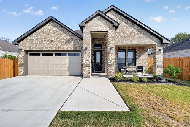 1930 Houston Street, Grand Prairie, TX 75050