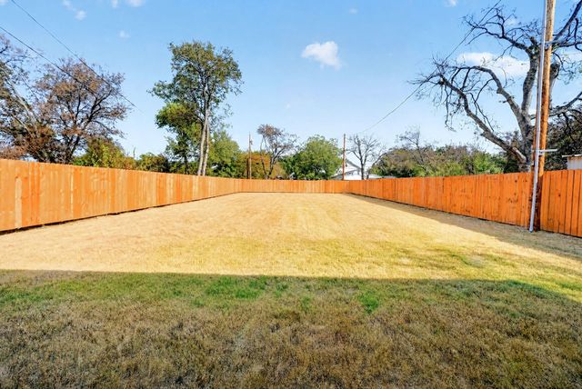 1930 Houston Street, Grand Prairie, TX 75050