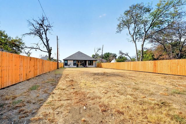 1930 Houston Street, Grand Prairie, TX 75050