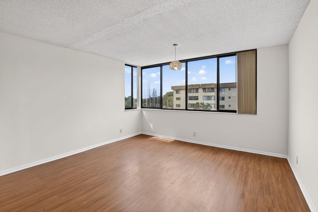 8030 Hampton Boulevard 414, North Lauderdale, FL 33068