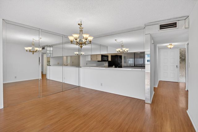 8030 Hampton Boulevard 414, North Lauderdale, FL 33068