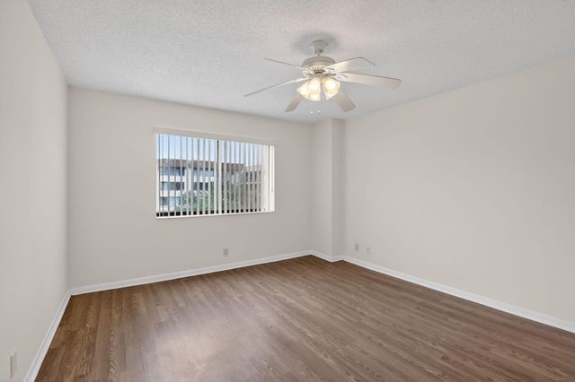 8030 Hampton Boulevard 414, North Lauderdale, FL 33068