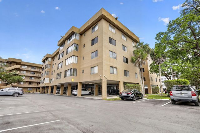 8030 Hampton Boulevard 414, North Lauderdale, FL 33068