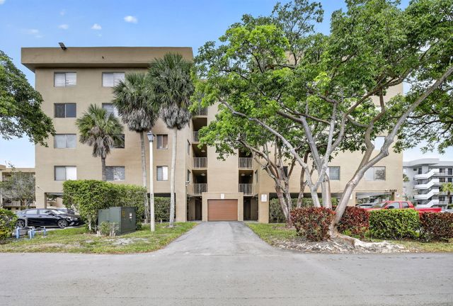 8030 Hampton Boulevard 414, North Lauderdale, FL 33068