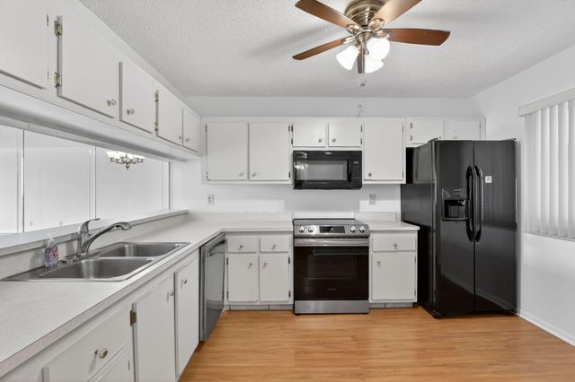 8030 Hampton Boulevard 414, North Lauderdale, FL 33068