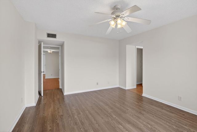 8030 Hampton Boulevard 414, North Lauderdale, FL 33068