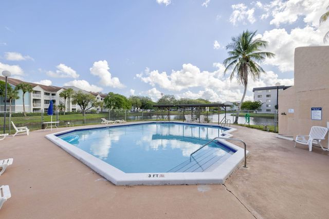 8030 Hampton Boulevard 414, North Lauderdale, FL 33068