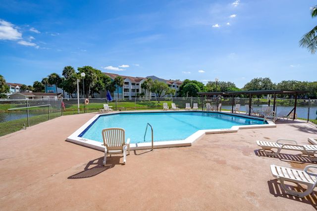 8030 Hampton Boulevard 414, North Lauderdale, FL 33068