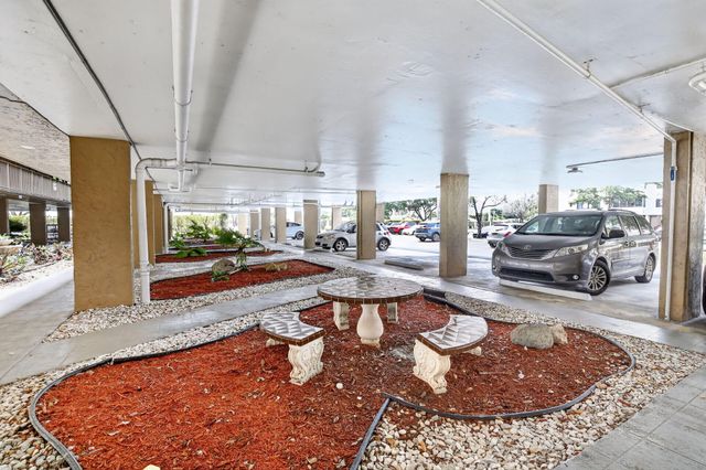 8030 Hampton Boulevard 414, North Lauderdale, FL 33068