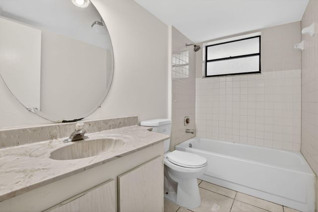 8030 Hampton Boulevard 414, North Lauderdale, FL 33068