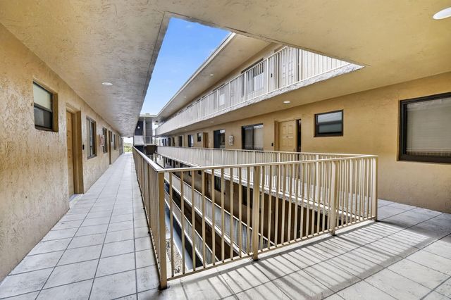 8030 Hampton Boulevard 414, North Lauderdale, FL 33068