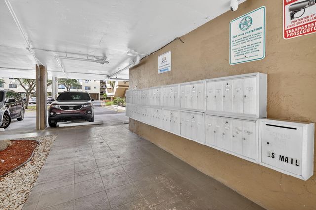 8030 Hampton Boulevard 414, North Lauderdale, FL 33068