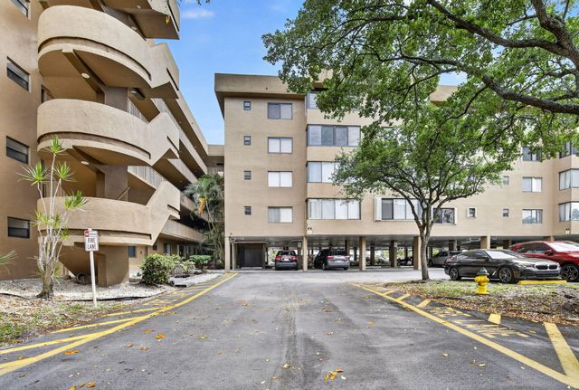 8030 Hampton Boulevard 414, North Lauderdale, FL 33068